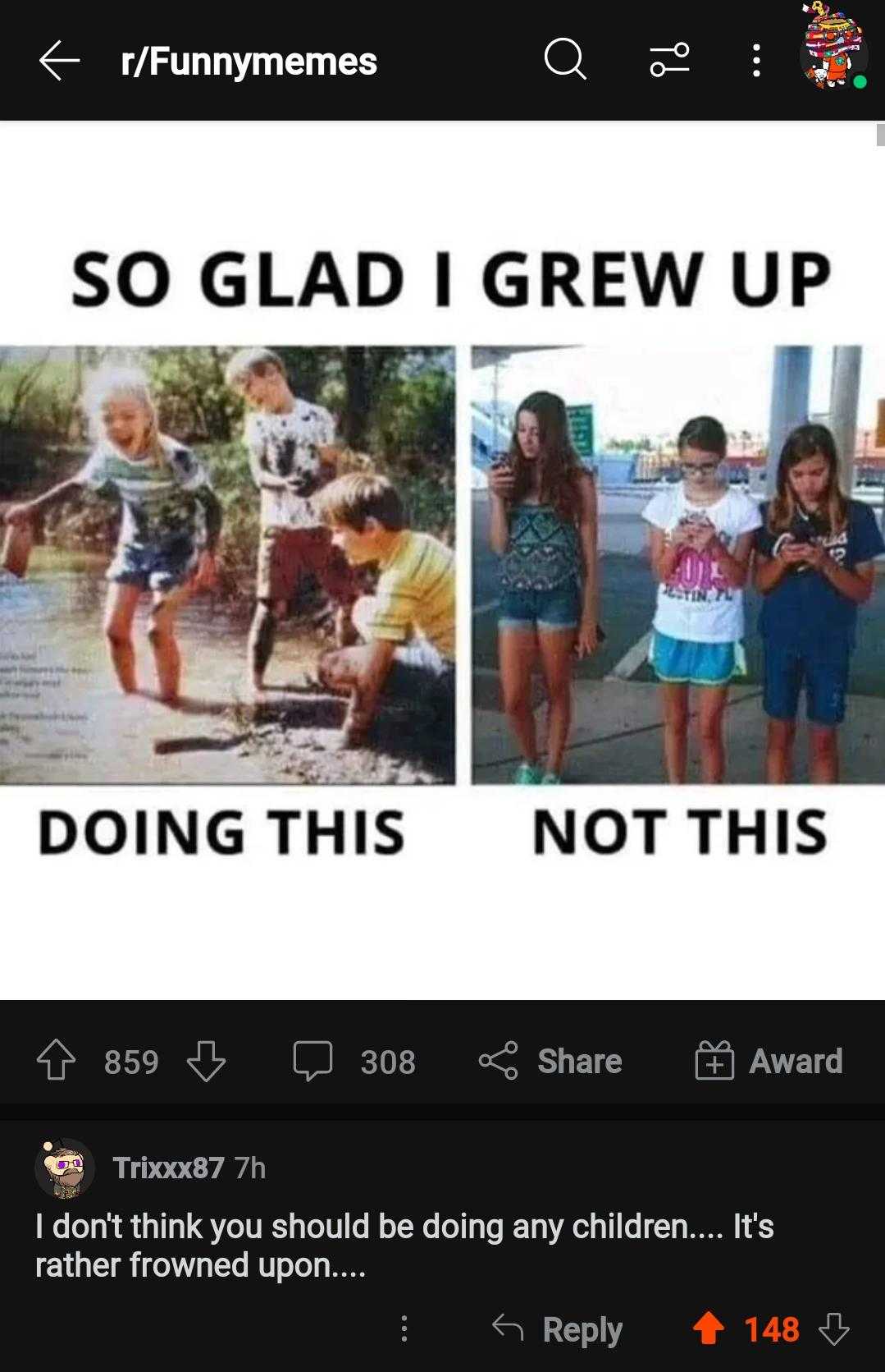 there are two pictures of a group of kids on a skateboard