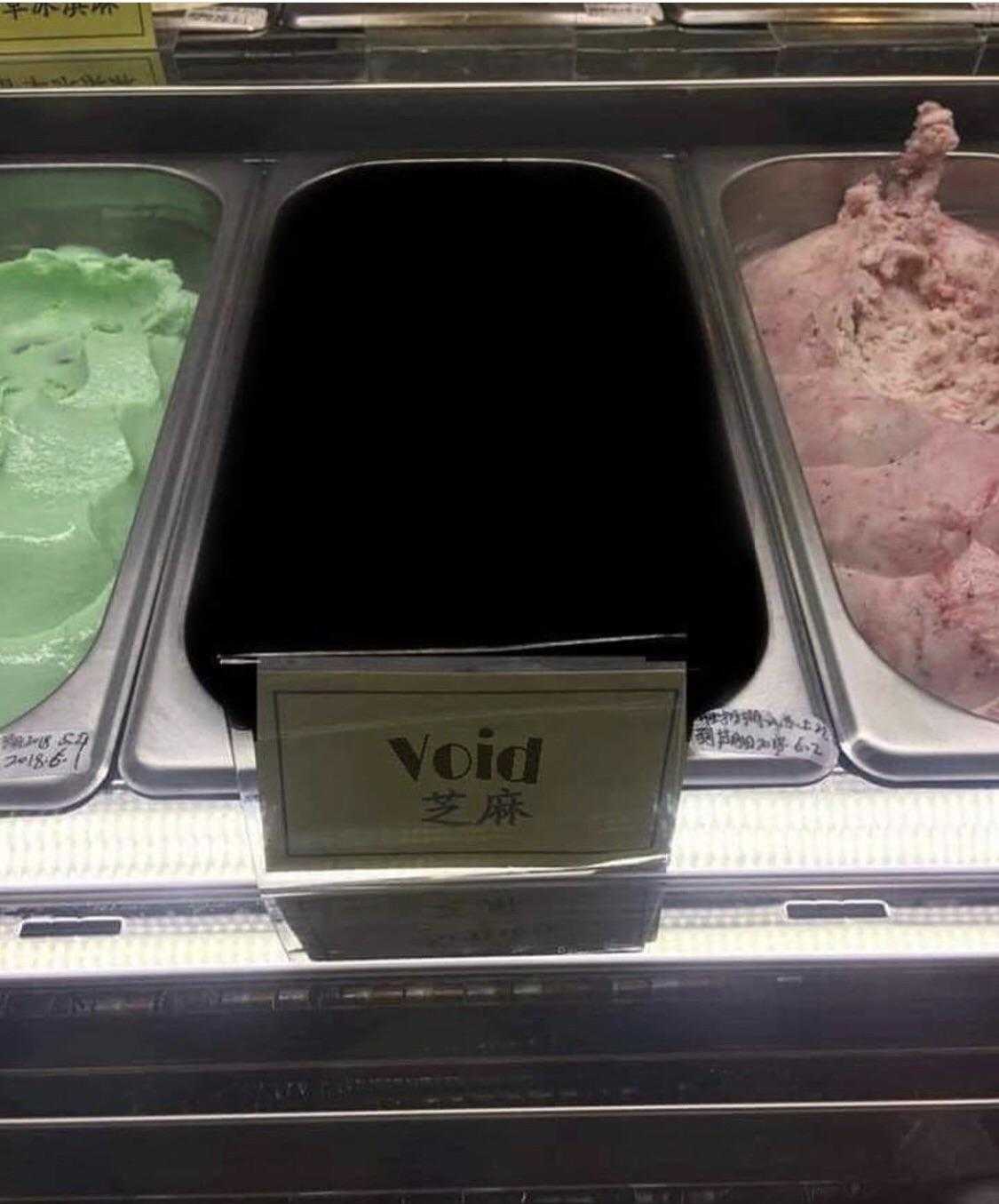 there are three different flavors of ice cream in a display case