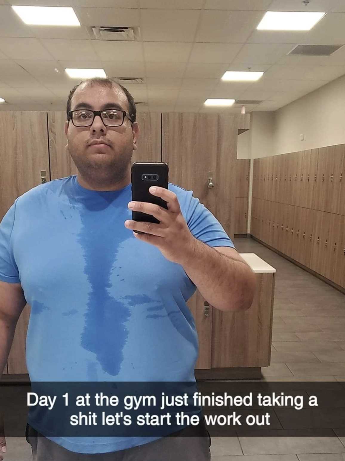 man taking selfie in gym with mirror and texting day at the gym just finished taking a shit let ' s start the work out